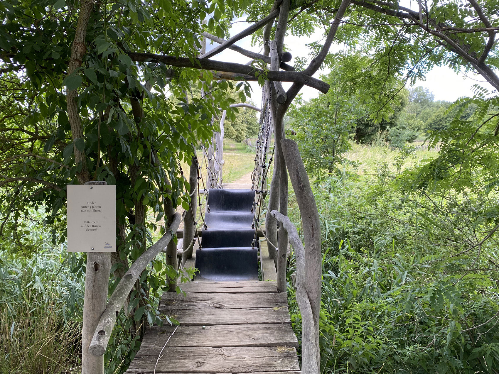 Wackelbrücke Aussenanlage Blumberger Mühle